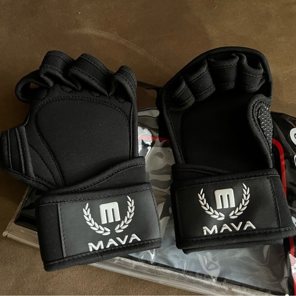 New Mava Sports Ventilated Workout Gloves w/ Integrated Wrist Wraps & Full Palm - Picture 9 of 10
